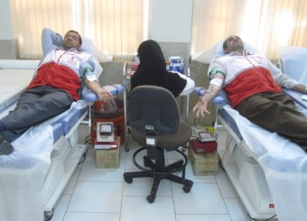 اهداء ۱۰۰۰۰ سی سی خون ازسوی پرسنل هلال احمر گراش