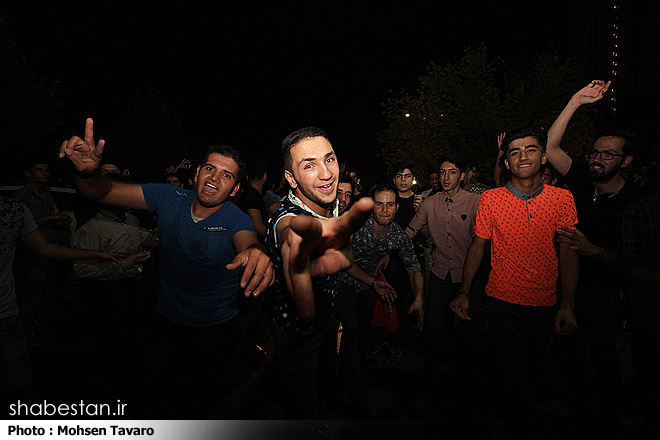 شادی مردم شیراز در پی اعلام توافق هسته ای