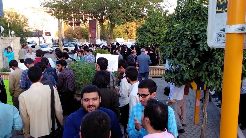 دانشجویان مقابل دفتر وزارت خارجه در شیراز تجمع کردند
