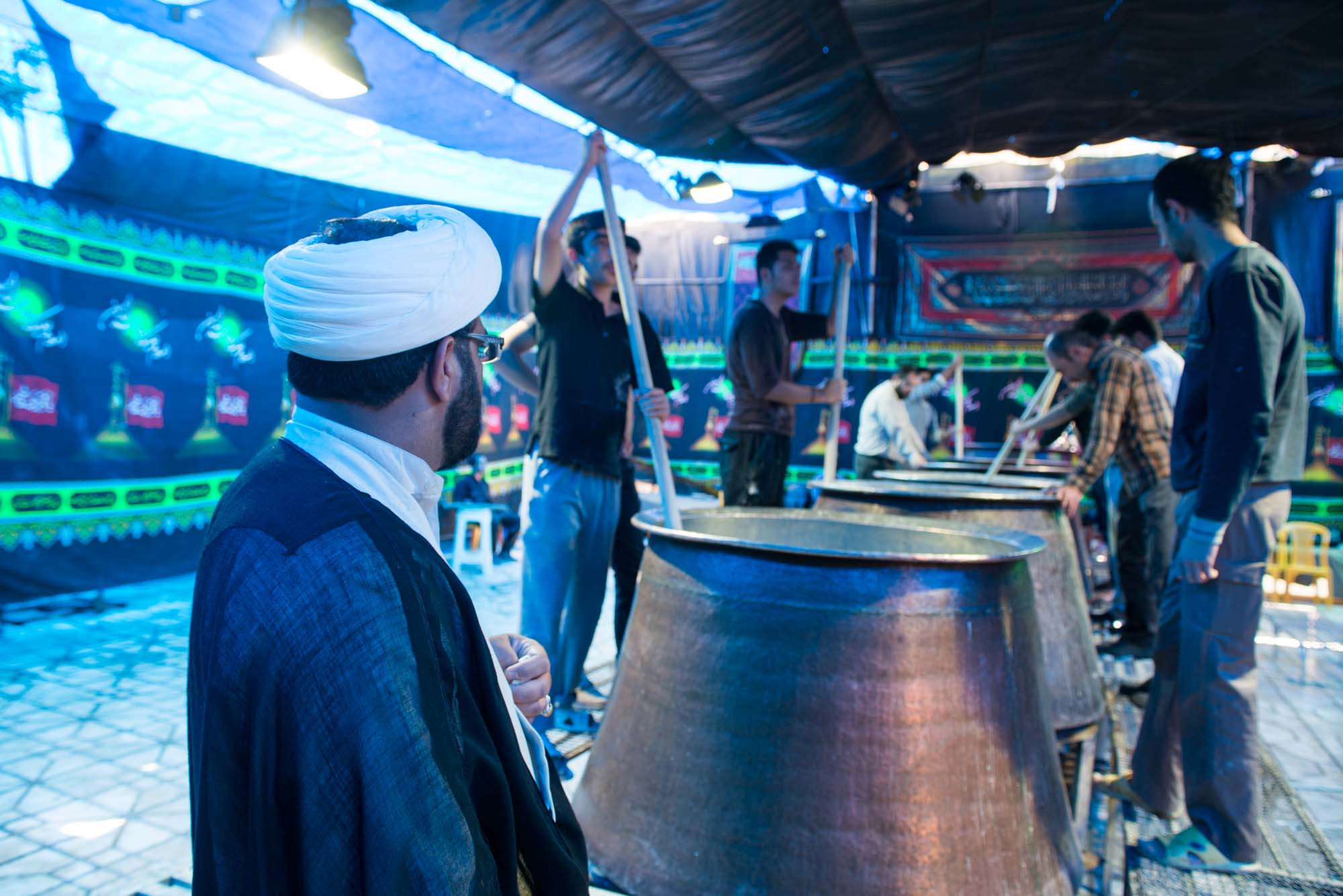 پخت سمنو در مسجد حضرت رقیه شیراز