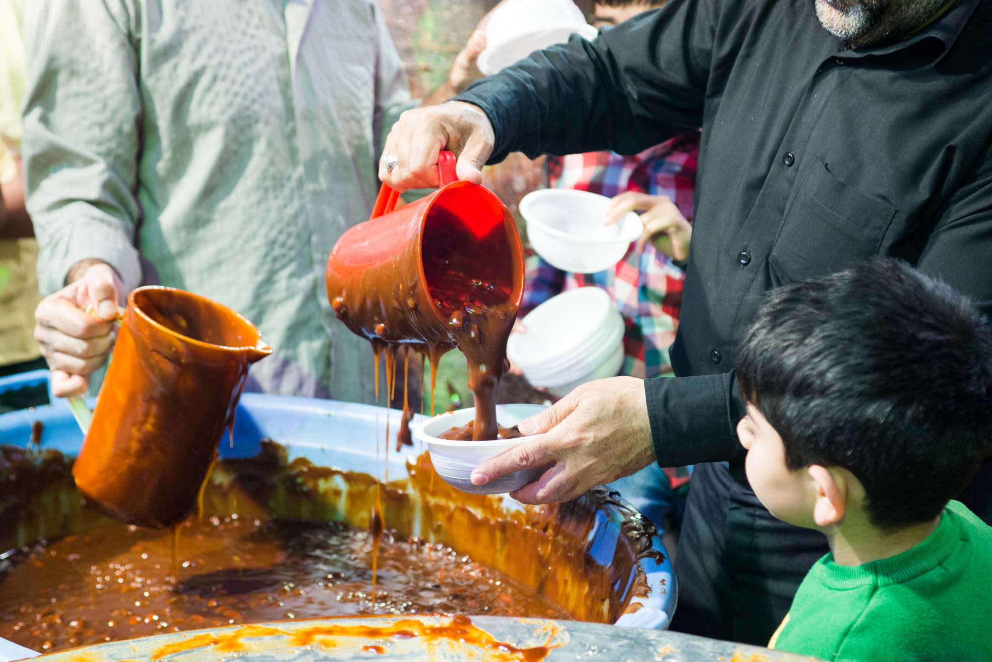 پخت سمنو در مسجد حضرت رقیه شیراز
