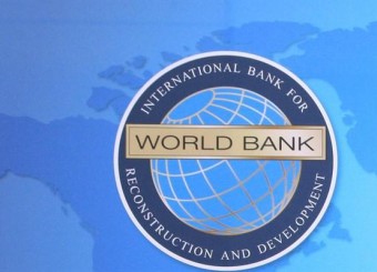 بخش غیرنفتی ایران تنها ۰.۹ درصد رشد کرد/ تحریم بانکی هنوز رفع نشده است