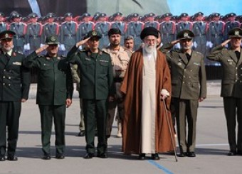 امام خامنه‌ای: قدرت دفاعی کشور "قابل معامله و مذاکره" نیست