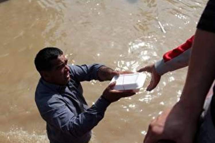 هر روز ۴۰ هزار پرس غذای گرم بین سیلزدگان خوزستان توزیع می‌شود