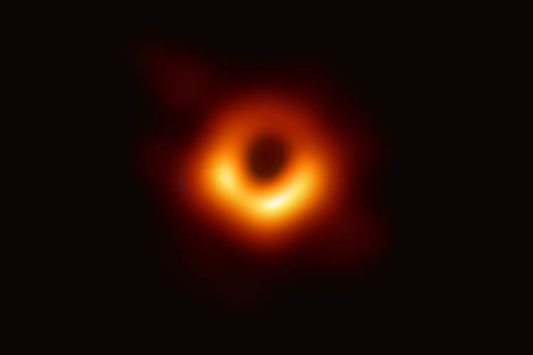 عکاس تصویر معروف سیاه‌چاله ام۸۷ چه کسی است؟+عکس