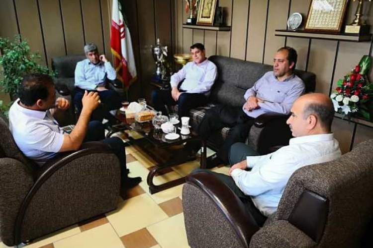 مدیرعامل باشگاه فجر شهید سپاسی شیراز : با کادر فنی فعلی ادامه همکاری خواهیم داد