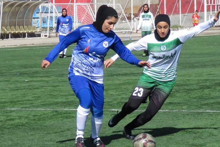 نقره داغ بانوان فوتبالیست شیرازی در هفته بیستم
