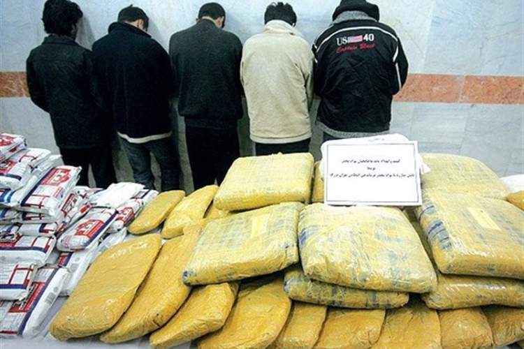 قاچاقچيان مواد مخدر در فارس زمين گير شدند