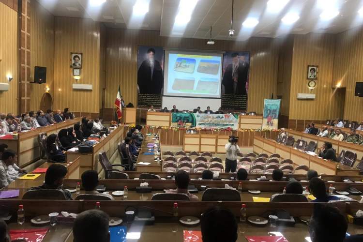 اجرای طرح پایش عرصه های بیابانی فارس