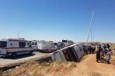 ترخیص ۱۵ مصدوم حادثه واژگونی اتوبوس زائران کربلا از بیمارستان شهید رجایی