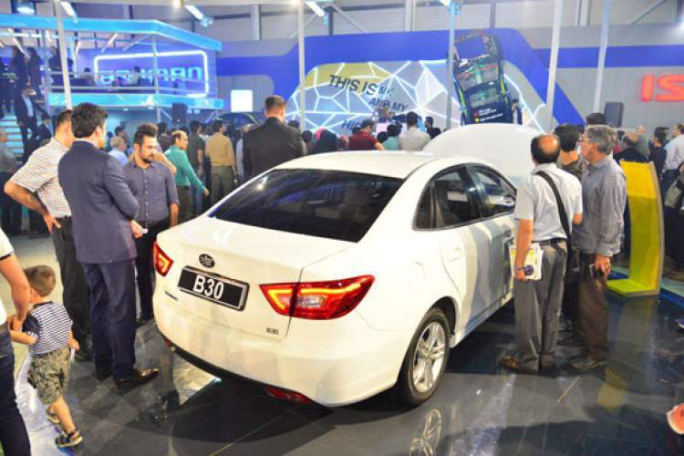 آغاز به‌کار نمایشگاه‌های خودرو، چاپ و تبلیغات و پلاستیک در شیراز