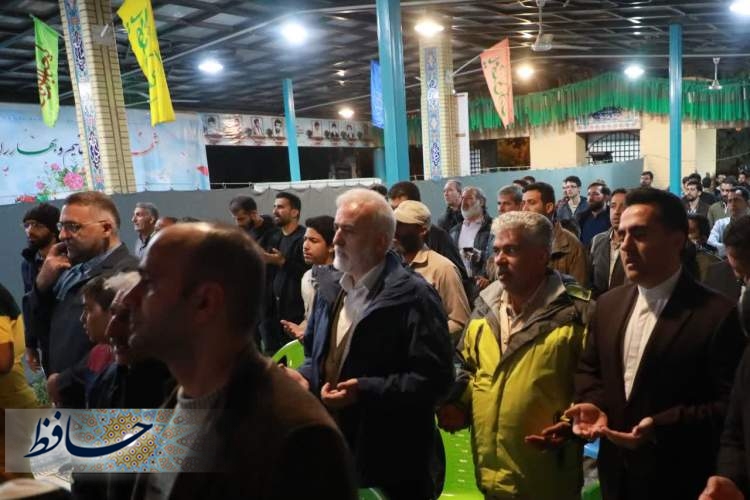 ادای احترام شهردار شیراز به مقام شامخ شهیدان