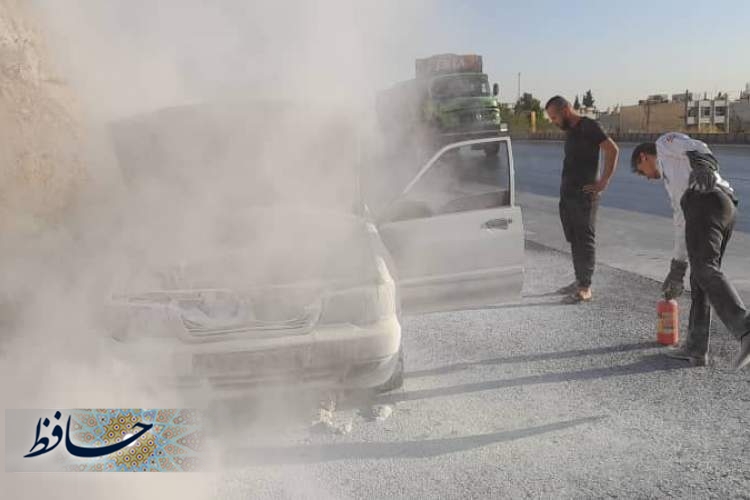 مهار آتش سوزی خودرو در کمربندی شیراز