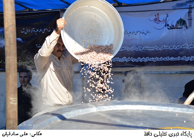 پخت آش هشتاد هزار کیلویی در شیراز