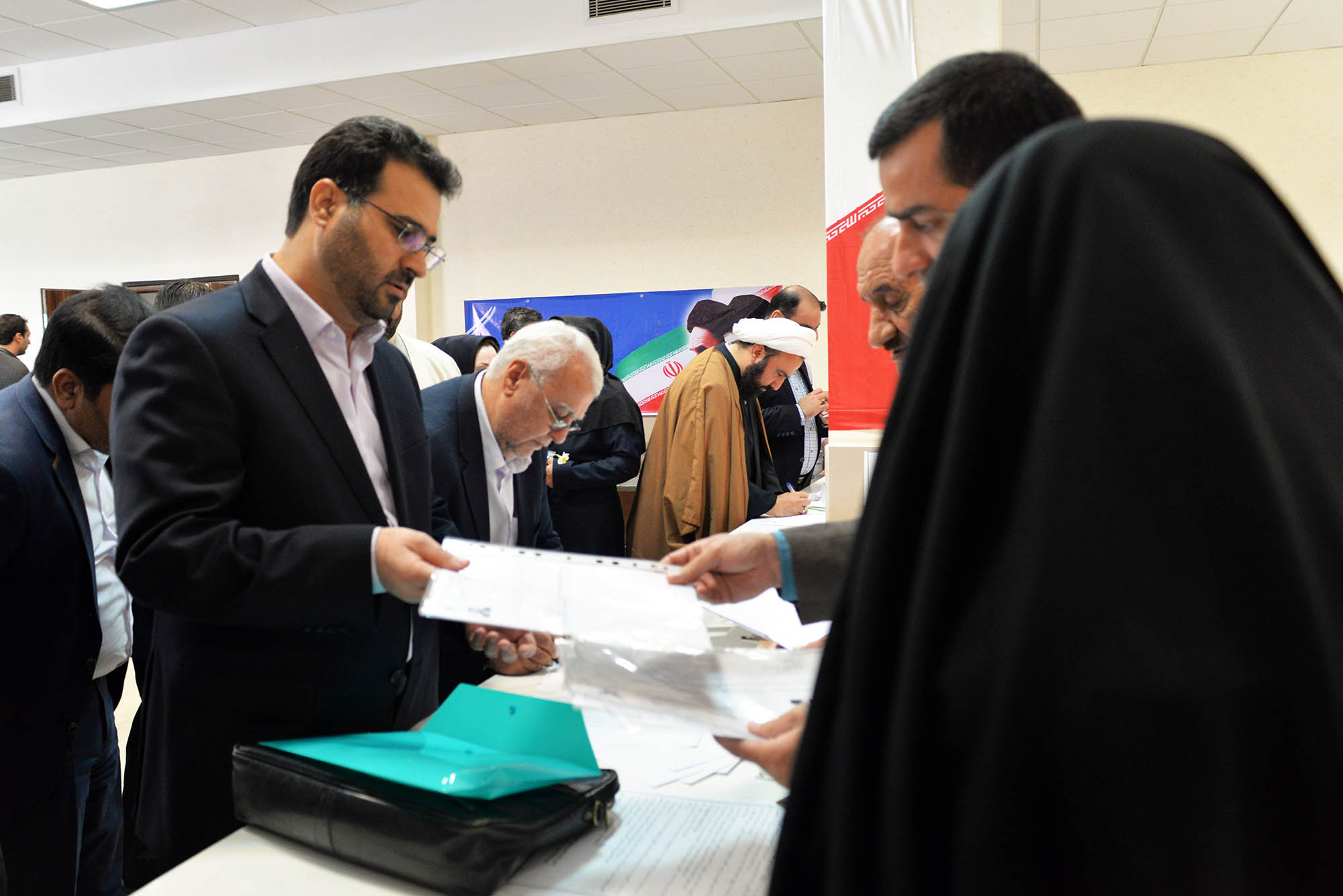 ثبت نام نامزدهای انتخابات مجلس در شیراز