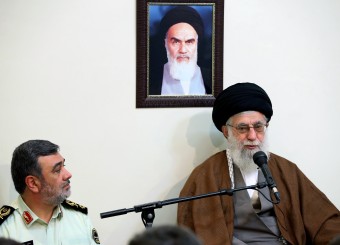 رهبر انقلاب:امنیت یعنی «آرامش روانیِ فردی و آرامش عمومیِ اجتماعی»/ «امنیت» یکی از ارکان اساسی رشد و پیشرفت کشور است