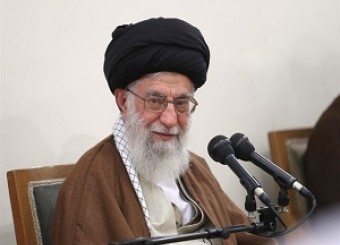 نباید اجازه داد یاد شهیدان در اثر جلوه‌های کاذب فراموش شود/ جوانانی که به دفاع از انقلاب رفتند، برترین شخصیت‌ها در تاریخ قرن‌های اخیر کشورند