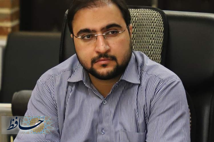 کاروان احسان کتاب در ایستگاه اول به بیمارستان خلیلی شیراز رسید