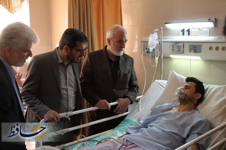 عیادت شهردار شیراز از مجروحان حادثه تروریستی حرم حضرت شاهچراغ(ع)