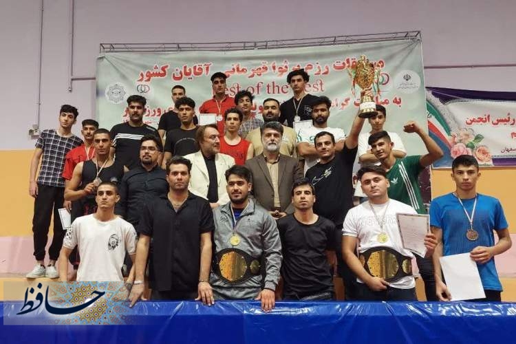 فارس قهرمان مسابقات رزم پرثوآ در کشور