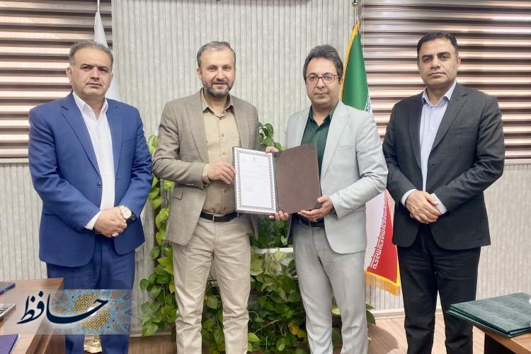 تجلیل ریاست هیات هندبال استان فارس از شهردار صدرا