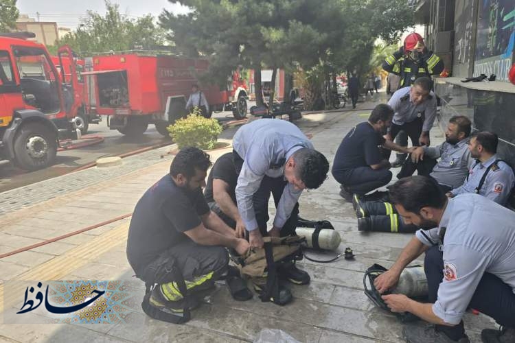 مهار آتش در باشگاه ورزشی شیراز
