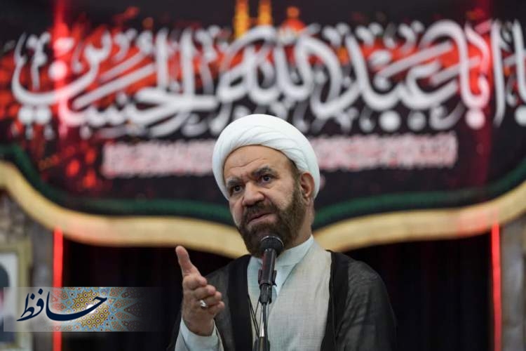 وقتی ملت یکپارچه شد، دشمن عقب کشید