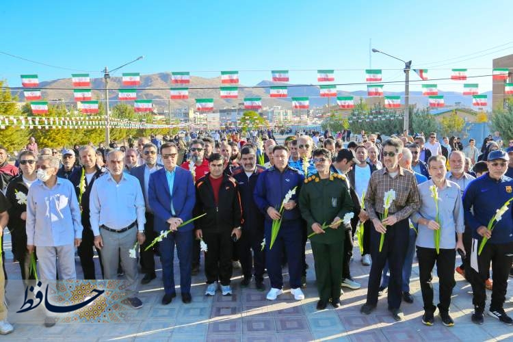 برگزاری پیاده‌روی خانوادگی با محوریت گلزار شهدا نماد همبستگی اجتماعی و نشاط شهری
