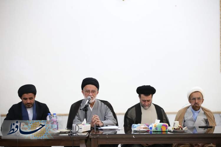 تأکید دبیر جامعه روحانیت شیراز بر شناخت ابعاد وجودی حضرت زهرا (س)
