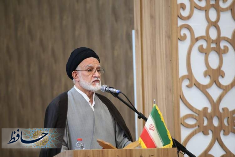 خدمت به محرومان چراغ راه روز قیامت است