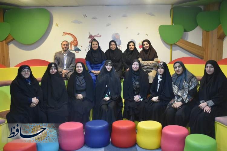 کتابخانه‌های عمومی می‌توانند پایگاه تعامل و هم‌افزایی بین‌نسلی باشند