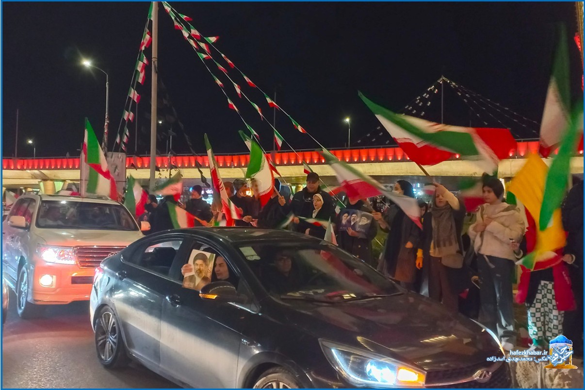 خروش شیراز در شب 12 فروردین/ عکس: محمدمهدی اسدزاده