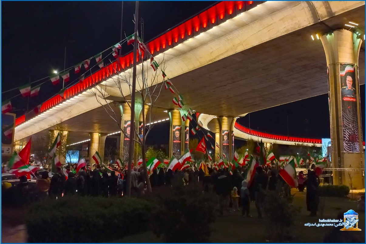 خروش شیراز در شب 12 فروردین/ عکس: محمدمهدی اسدزاده